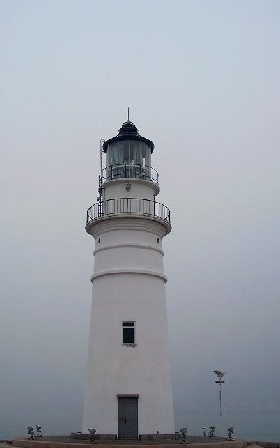 青岛海边灯塔